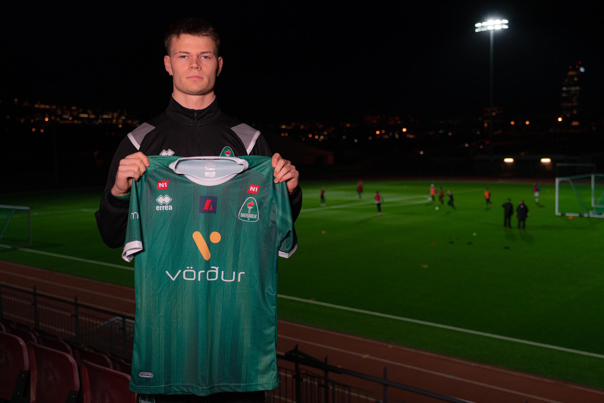 Davíð Ingvars framlengir um þrjú ár