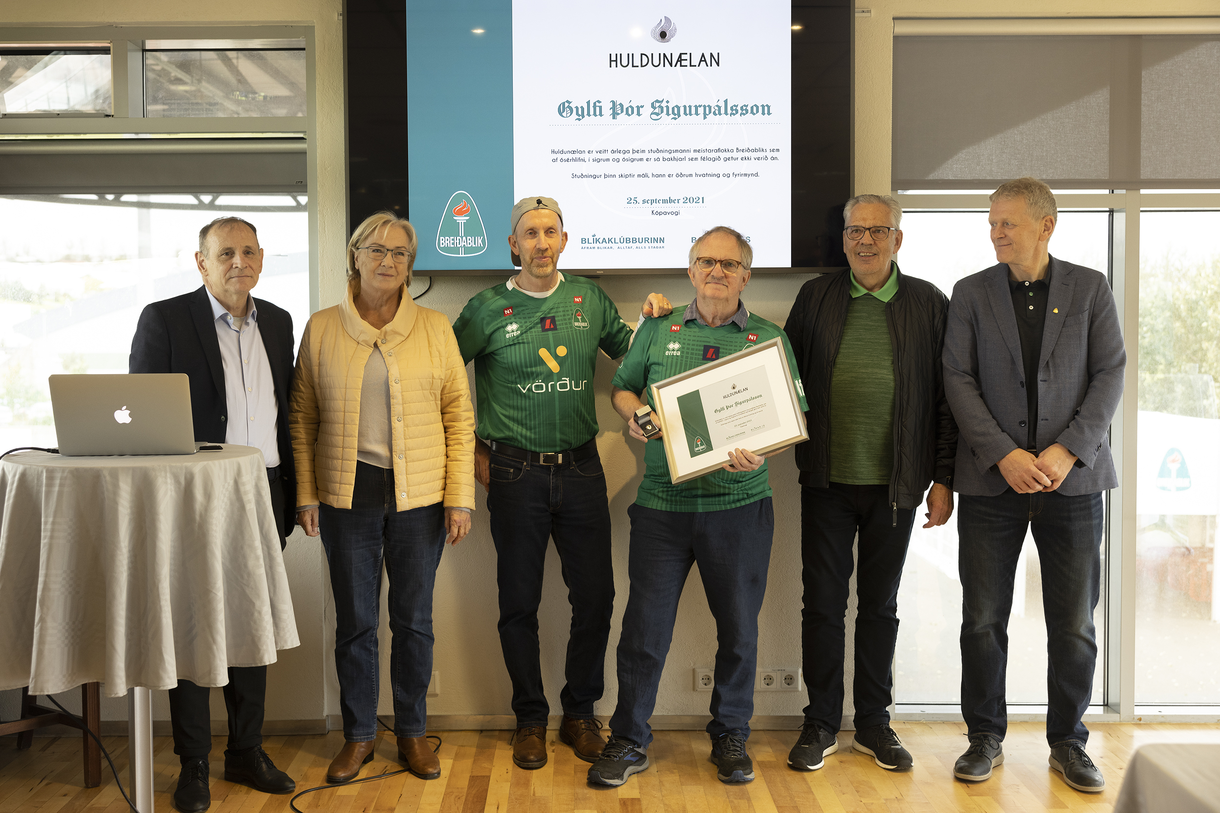F.v: Hákon Gunnarsson, Ólöf Þorvaldsdóttir, Andrés Pétursson, Gylfi Þór Sigurpálsson, Pétur Ómar Ágústsson, Ólafur Björnsson.