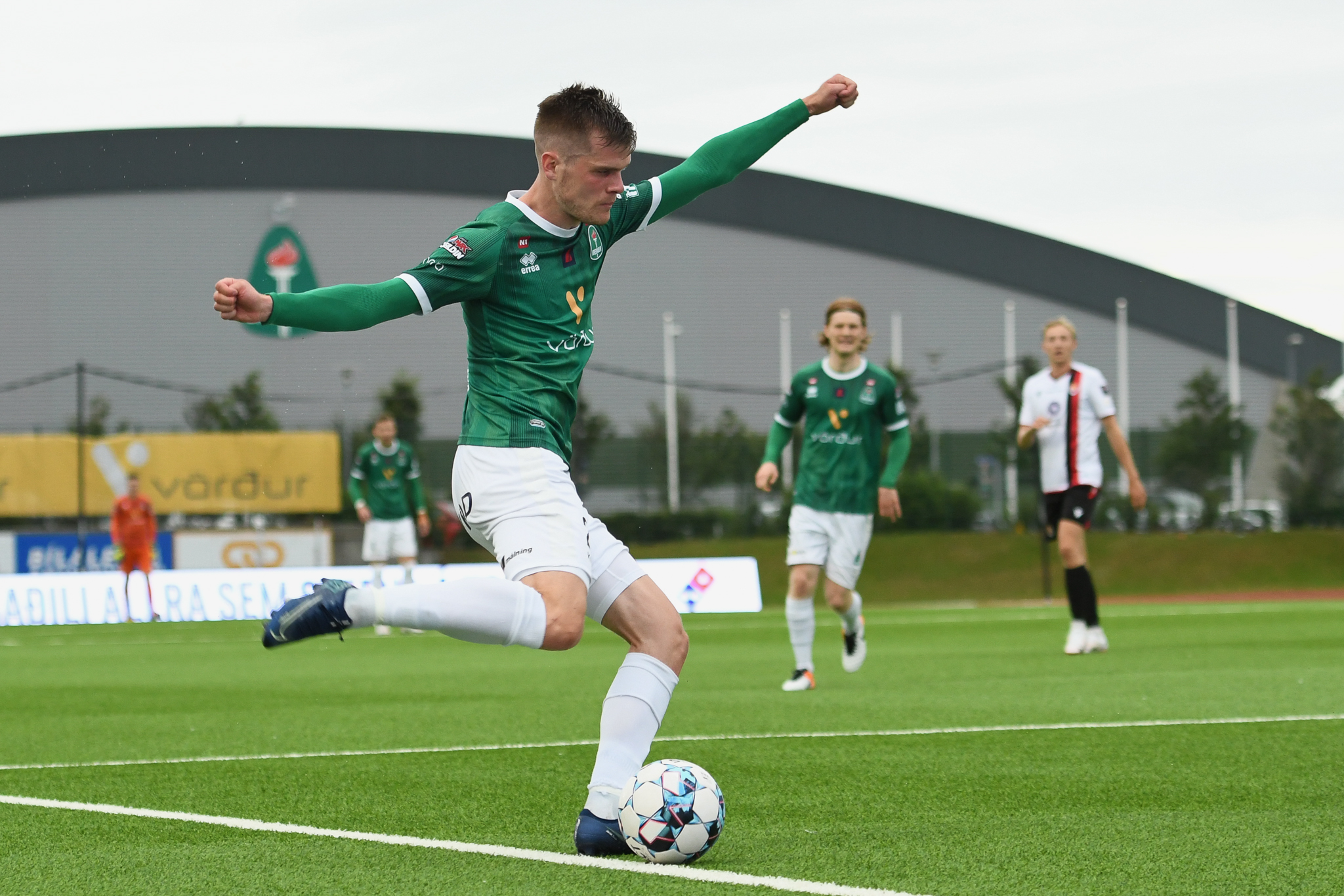 Davíð Örn aftur heim