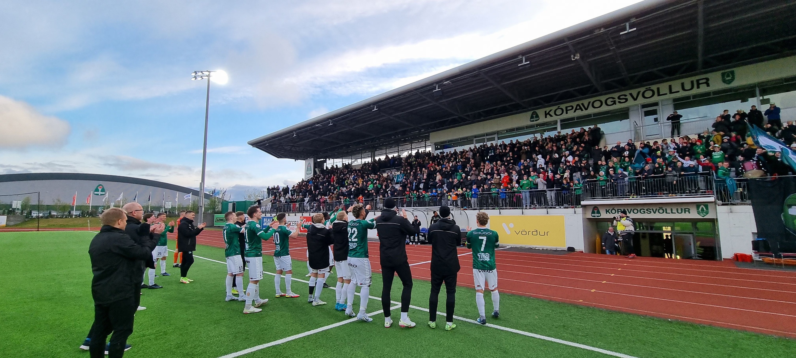 Er ekki kominn tími til að tengja?