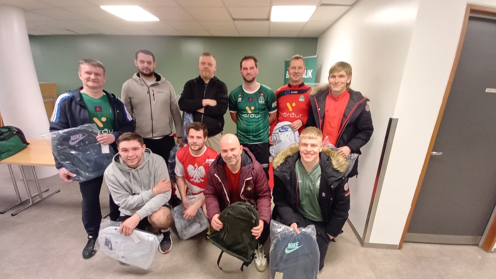 Fjör í Fífunni á Gamlársdag