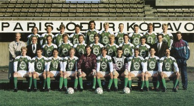<p>Meistaraflokkur karla &aacute;ri&eth; 1993.</p>

<p>Aftasta r&ouml;&eth; fr&aacute; vinstri: Agnar M&aacute;r Hei&eth;arsson, &Aacute;sgeir Halld&oacute;rsson, &THORN;orvaldur V&iacute;&eth;isson, Gr&eacute;tar Steind&oacute;rsson, Willum &THORN;&oacute;r &THORN;&oacute;rsson, Kjartan Antonsson, Helgi Magn&uacute;sson, Vilhj&aacute;lmur Haraldsson, Hafli&eth;i Gu&eth;j&oacute;nsson, &Oacute;lafur Bj&ouml;rnsson.</p>

<p>Mi&eth;r&ouml;&eth; fr&aacute; vinstri: Andr&eacute;s P&eacute;tursson forma&eth;ur, Konr&aacute;&eth; Kristinsson, Helgi Bentsson, J&oacute;hann Gr&eacute;tarsson, Sigurj&oacute;n Kristj&aacute;nsson, Gu&eth;mundur &THORN;&oacute;r&eth;arson, &THORN;orsteinn Geirsson, Sverrir &THORN;&oacute;r H&aacute;konarson, J&oacute;n &THORN;&oacute;rir J&oacute;nsson, H&aacute;kon Gunnarsson, Ingi Bj&ouml;rn Albertsson &thorn;j&aacute;lfari.</p>

<p>Fremsta r&ouml;&eth; fr&aacute; vinstri: H&aacute;kon Sverrisson, &Uacute;lfar &Oacute;ttarsson, Krist&oacute;fer Sigurgeirsson, &THORN;orvaldur Flemming Jensen, Hajrudin Cardaklija, Arnar Gr&eacute;tarsson, Au&eth;unn Sigur&eth;sson, Valur Valsson, Ingvaldur G&uacute;stafsson, Pavol Kretovic.<br />
&nbsp;</p>