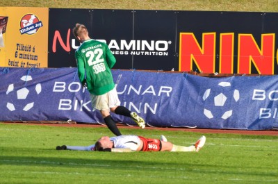 <p>
	2013 Borgunarbikarinn 32 li&eth;a.&nbsp;HK - Brei&eth;ablik 0 - 4. &nbsp;Ellert Hreinsson n&yacute;b&uacute;inn a&eth; afgrei&eth;a boltann &iacute; neti&eth; og setja fj&oacute;r&eth;a mark leiksins. &nbsp;Mynd: HVH</p>
