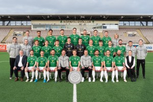 <p><em><strong>Meistaraflokkur&nbsp;Brei&eth;abliks&nbsp;2024</strong></em></p>

<p><em><strong>Fremsta&nbsp;r&ouml;&eth;&nbsp;f.v.:&nbsp;Bjarni Sigur&eth;ur Bergsson&nbsp;forma&eth;ur&nbsp;meistaraflokksr&aacute;&eth;s, Andri Rafn Yeoman, Aron Bjarnason, Kristinn Steind&oacute;rsson, Eyj&oacute;lfur H&eacute;&eth;insson a&eth;sto&eth;ar&thorn;j&aacute;lfari, H&ouml;skuldur Gunnlaugsson fyrirli&eth;i, Halld&oacute;r &Aacute;rnason a&eth;al&thorn;j&aacute;lfari, Oliver Sigurj&oacute;nsson, Viktor Karl Einarsson, Kristinn J&oacute;nsson, Birna Hl&iacute;n K&aacute;rad&oacute;ttir varaforma&eth;ur knattspyrnudeildar.</strong></em></p>

<p><em><strong>Mi&eth;r&ouml;&eth;&nbsp;f.v.: Haraldur Bj&ouml;rnsson markmanns&thorn;j&aacute;lfari, Ei&eth;ur Ben Eir&iacute;ksson a&eth;sto&eth;ar&thorn;j&aacute;lfari, Tumi Fannar Gunnarsson, Dagur &Ouml;rn Fjeldsted, Dav&iacute;&eth; Ingvarsson, Anton Ari Einarsson, Brynjar Atli Bragason, Arn&oacute;r Gauti J&oacute;nsson, Atli &THORN;&oacute;r Gunnarsson, Alexander Helgi Sigur&eth;arson, Arn&oacute;r Sveinn A&eth;alsteinsson, Marin&oacute; &Ouml;nundarson li&eth;sstj&oacute;rn, Brynjar Dagur Sighvatsson li&eth;sstj&oacute;rn.</strong></em></p>

<p><em><strong>Aftasta&nbsp;r&ouml;&eth;&nbsp;f.v.:&nbsp;Helgi J&oacute;nas Gu&eth;finnsson styrktar&thorn;j&aacute;lfari, &Iacute;sak Sn&aelig;r &THORN;orvaldsson, Krist&oacute;fer Ingi Kristinsson, Benjamin Stokke, Daniel Obbekjer, Damir Muminovic, Viktor &Ouml;rn Margeirsson, Patrik Johannesen, S&aelig;r&uacute;n J&oacute;nsd&oacute;ttir&nbsp;sj&uacute;kra&thorn;j&aacute;lfari.</strong></em></p>

<p><em><strong>&Aacute;&nbsp;myndina vantar leikmennina:&nbsp;Jason Da&eth;a Svan&thorn;&oacute;rsson, &Aacute;sgeir Helga Orrason, T&oacute;mas Orra R&oacute;bertsson.</strong></em></p>

<p><em><strong>Myndataka&nbsp;&&nbsp;umsj&oacute;n:&nbsp;Helgi Vi&eth;ar Hilmarsson.</strong></em></p>