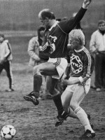 <p>
	&Oacute;lafur Bj&ouml;rnsson &iacute; bar&aacute;ttu vi&eth; Nj&aacute;l Ei&eth;sson Valsara &aacute;ri&eth; 1983. Mynd: &Iacute;slensk knattspyrna.</p>
