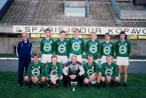 <p>&Iacute;slandsmeistarar 1. flokks &aacute;ri&eth; 1988.</p>

<p>Aftrari r&ouml;&eth; f.v.: Konnr&aacute;&eth; Kristinsson li&eth;sstj&oacute;ri, Andr&eacute;s Dav&iacute;&eth;sson, Kristj&aacute;n Atlason, Sigur&eth;ur V&iacute;&eth;isson, Bj&ouml;rn Hilmarsson, J&oacute;n Birgir Gunnarsson, J&oacute;n Thoraresen.</p>

<p>Fremri r&ouml;&eth; f.v.: R&ouml;gnvaldur R&ouml;gnvaldsson, J&oacute;n Magn&uacute;sson, &Ouml;rn Bjarnason, &THORN;orvaldur Flemming Jensen, Vignir Baldursson.</p>