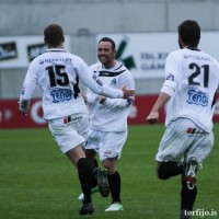 <p>
	2012 Valur - Brei&eth;ablik 3 - 4. &nbsp;Brei&eth;ablik sigrar Val 3 - 4 &iacute; einni m&ouml;gnu&eth;ustu endurkoma &iacute; &iacute;slenskum knattspyrnuleik &aacute; s&iacute;&eth;ari t&iacute;mum. Blikar fagna sigurmarkinu sem Ben skora&eth;i. &nbsp;Mynd: F&oacute;tbolti.Net - Torfi J&oacute;hannsson</p>
