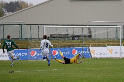 <p>
	2011 Brei&eth;ablik - Stjarnan 4 - 3. &nbsp;Gu&eth;mundur P&eacute;tursson skorar h&eacute;r sigurmarki&eth; &aacute; 92. m&iacute;n. &nbsp;Mynd: Flosi &Aacute;smundsson</p>
