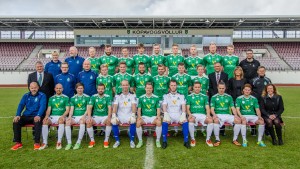 <p>
	Meistaraflokkur Brei&eth;abliks 2013.</p>
<p>
	Fremsta r&ouml;&eth; f.v.: &Oacute;lafur H. Kristj&aacute;nsson a&eth;al&thorn;j&aacute;lfari, Kristinn J&oacute;nsson, Andri Rafn Yeoman, Olgeir Sigurgeirsson, Finnur Orri Margeirsson fyrirli&eth;i, Arn&oacute;r Bjarki Hafsteinsson, Sverrir Ingi Ingason, &Aacute;rni Vilhj&aacute;lmsson, T&oacute;mas &Oacute;li Gar&eth;arsson, Borghildur Sigur&eth;ard&oacute;ttir forma&eth;ur kanttspyrnudeildar.</p>
<p>
	Mi&eth;r&ouml;&eth; f.v.: Bjarni Bergsson forma&eth;ur mfl.r&aacute;&eth;s, &THORN;&oacute;r&eth;ur Magn&uacute;sson sj&uacute;kra&thorn;j&aacute;lfari, Kristj&aacute;n H. Ragnarsson sj&uacute;kra&thorn;j&aacute;lfari, P&aacute;ll Olgeir &THORN;orsteinsson, Atli Fannar G&iacute;slason, Gu&eth;j&oacute;n P&eacute;tur L&yacute;&eth;sson, J&ouml;kull Ingason El&iacute;sarbetarson, Rafn Andri Haraldsson, &Oacute;svald Jarl Traustason, Atli Sigur&eth;arson framkvstj, Theod&oacute;ra Sigurlaug &THORN;orsteinsd&oacute;ttir mfl.r&aacute;&eth;, Gu&eth;mundur Benediktsson a&eth;sto&eth;ar&thorn;j&aacute;lfari.</p>
<p>
	Aftasta r&ouml;&eth; f.v.: Sigr&uacute;n &Oacute;skarsd&oacute;ttir li&eth;sstj&oacute;rn,J&oacute;n Magn&uacute;sson li&eth;sstj&oacute;rn, Arnar M&aacute;r Bj&ouml;rgvinsson, &THORN;&oacute;r&eth;ur Steinar Hrei&eth;arsson, G&iacute;sli P&aacute;ll Helgason, Elfar Freyr Helgason, Ellert Hreinsson, Vigg&oacute; Kristj&aacute;nsson, Nichlas Rohde, Renee Gerard J. Troost, Elfar &Aacute;rni A&eth;alsteinsson, Marin&oacute; &Ouml;nundarson mfl.r&aacute;&eth;.</p>
<p>
	&Aacute; myndina vantar &thorn;j&aacute;lfarana &Oacute;laf P&eacute;tursson, &Uacute;lfar Hinriksson og leikmennina Sindra Sn&aelig; Magn&uacute;sson, Ingiberg &Oacute;laf J&oacute;nsson og Stef&aacute;n &THORN;&oacute;r P&aacute;lsson.</p>
<p>
	Mynd: Helgi Vi&eth;ar Hilmarsson</p>
