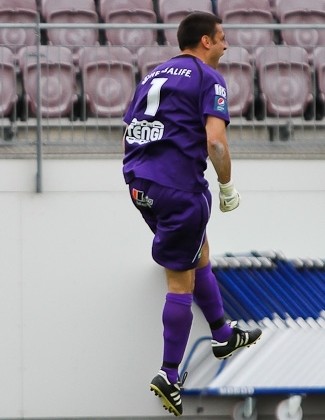 <p>
	2012 Brei&eth;ablik - &Iacute;BV 1 - 0. &nbsp;Svona fagna alv&ouml;ru markmenn &thorn;egar skora&eth; er &iacute; hitt marki&eth;. Ingvar &THORN;&oacute;r Kale. &nbsp;Mynd: Hrafnhildur Hei&eth;a Gunnlaugsd&oacute;ttir</p>
