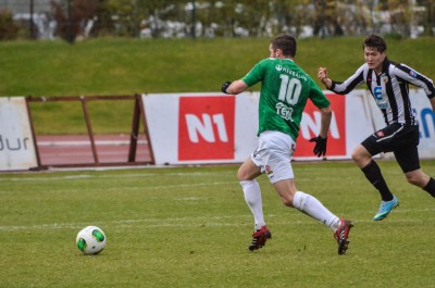 <p>
	2013 Brei&eth;ablik - KR 3 - 0. &nbsp;Gu&eth;j&oacute;n P&eacute;tur L&yacute;&eth;sson skorar 3. mark Blika me&eth; f&ouml;stu &oacute;verjandi skoti &aacute; 82. m&iacute;n&uacute;tu eftir sendingu fr&aacute; Ellert Hreinssyni. &nbsp;Mynd: HVH</p>
